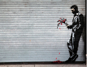 BANSKY L'UOMO CHE ASPETTA