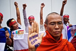 Manifestazione di Buddisti estremisti contro i Rohingia