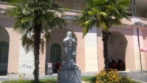 Sede Studi Orientali. Statua di Confucio