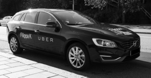 Uber stringe allenza con la svedese Volvo per sviluppo tecnologia macchine con pilota automatico