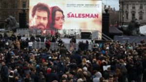 folla a Trafalgar Square