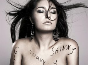 Elisa D'Ospina modella curvy