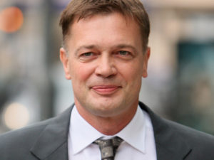 LONDON - JULY 16: Gastroenterologist Dr Andrew Wakefield arrives at the GMC (General Medical Council) on July 16, 2007 on London, England. Wakefield is appearing before the GMC accused of gross misconduct, believed to cause a UK measels pandemic claiming that the MMR (Measles, mumps and rubella) jab made millions of children autistic. (Photo by Daniel Berehulak/Getty Images)