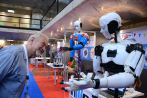 Maker Faire - uomo-robot