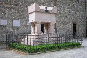 Tomba Petrarca